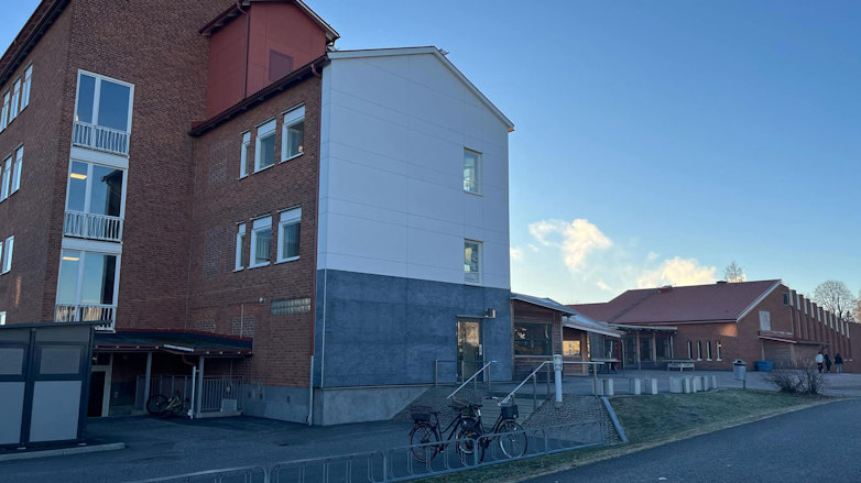 På den kommunala högstadieskolan har 46,3 procent av eleverna utländsk bakgrund och bara 38,2 procent har föräldrar med eftergymnasial utbildning.