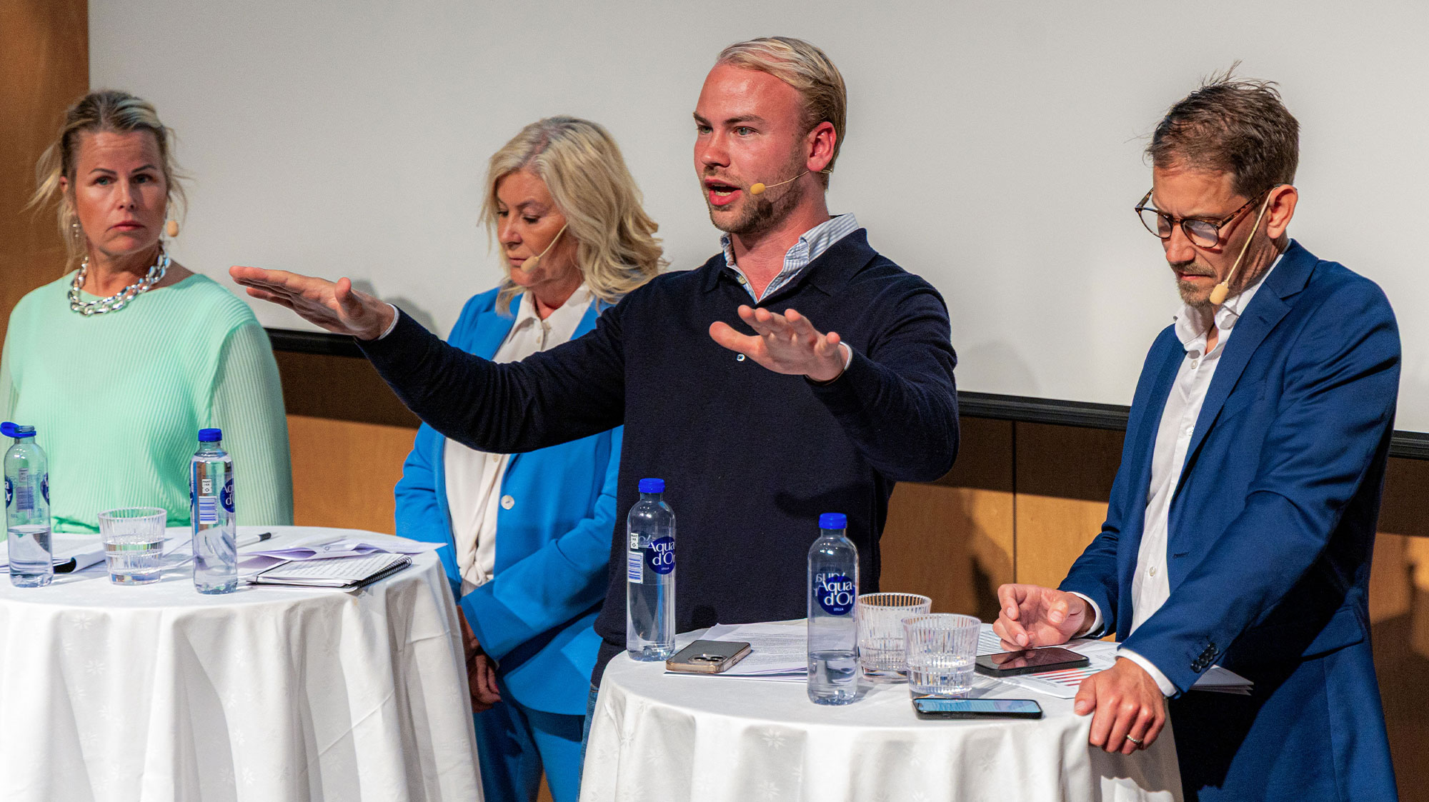 ”Jag har inga problem med att se aktiebolagsägda skolor”, sa Douglas Thor, MUF-ordförande.