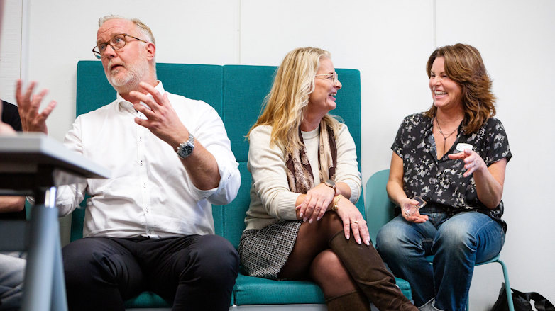 Regeringens utbildningsminister Johan Pehrson och skolminister Lotta Edholm på studiebesök.