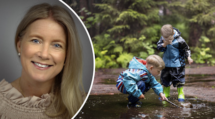 Författaren Maria Heimer med barn som leker i vattenpöl i bakgrundsbilden.