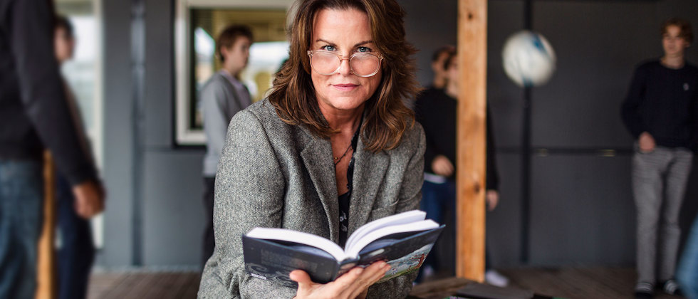 I centrum för högstadieläraren Anna Persson står alltid eleverna och böckerna.