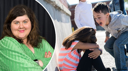 Emilia Friberg och en bild på en pojke som trakasserar en flicka