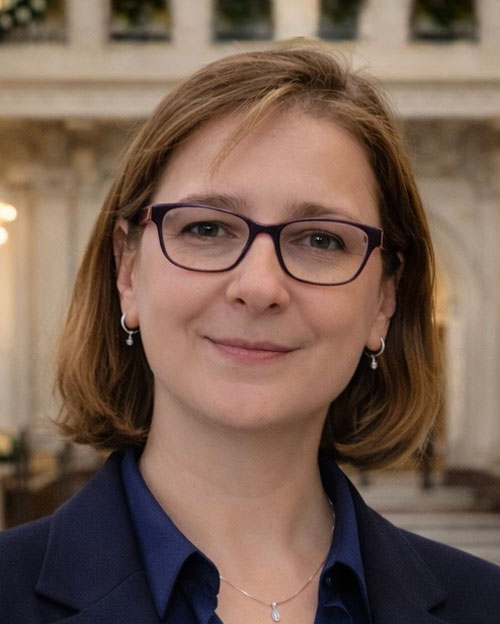 Ett porträtt av Maryam Barkadehi