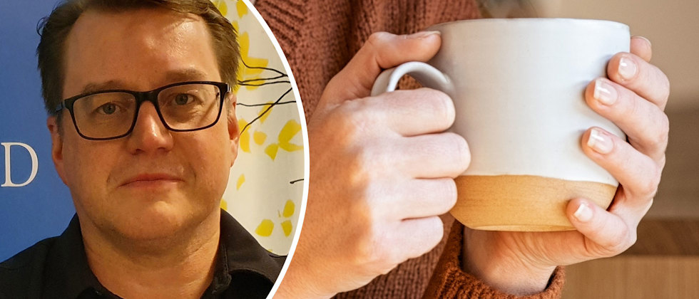 Ett porträtt av Mikael Kemi och en genrebild av två händer som håller en kaffemugg