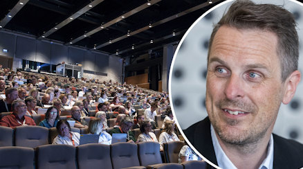 En bild av medlemmar i Sveriges Lärare i kongressalen och Pontus Bäckström, samhällspolitisk chef på Sveriges Lärare