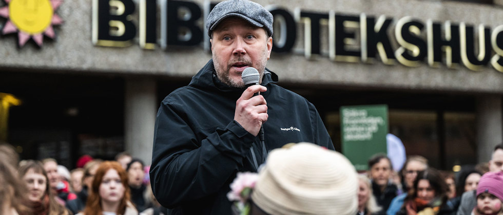 Pontus Larsson, ordförande för Sveriges Lärare i Karlstad höll ett tal under manifestationen.