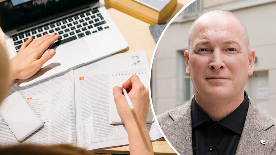 En genrebild av en person som sitter med dator, anteckningar och ett porträtt av Robin Smith