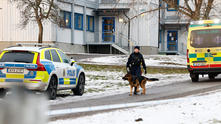 Här på Runby skola i Upplands Väsby skadades en lärare allvarligt i en knivattack.